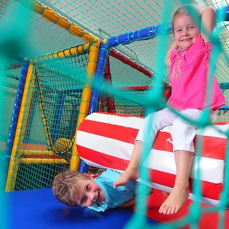 Vakantiepark Roompot Bospark De Schaapskooi 3*