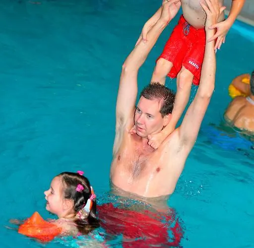 Roompot Bospark De Schaapskooi 홀리데이파크 3*